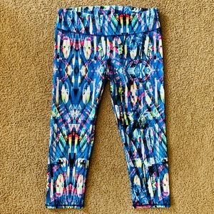 Fabletics Define Mid-Rise Capri Legging